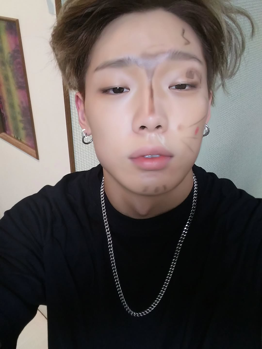 A moment captured by BOBBY (iKON)'s fan