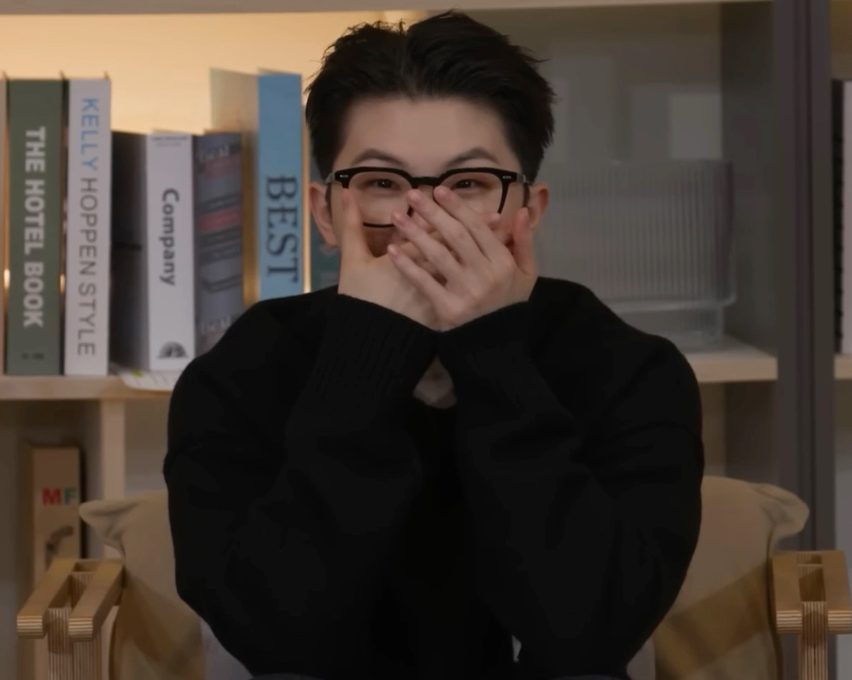 A moment captured by Woozi (SEVENTEEN)'s fan