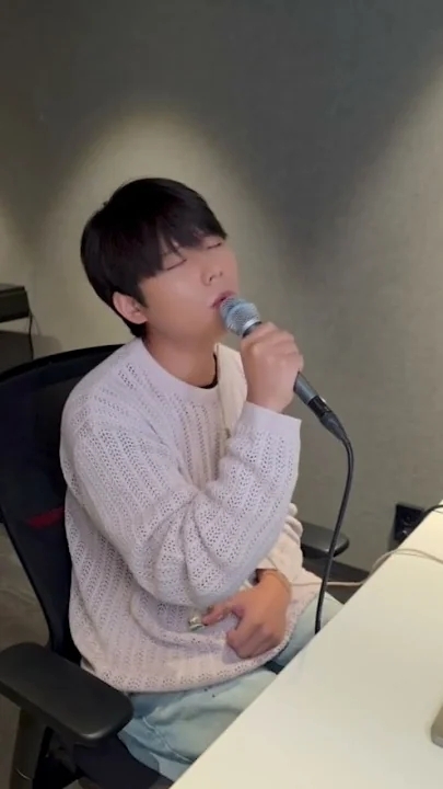 The most beloved wallpaper among Jung Seunghwan's fans