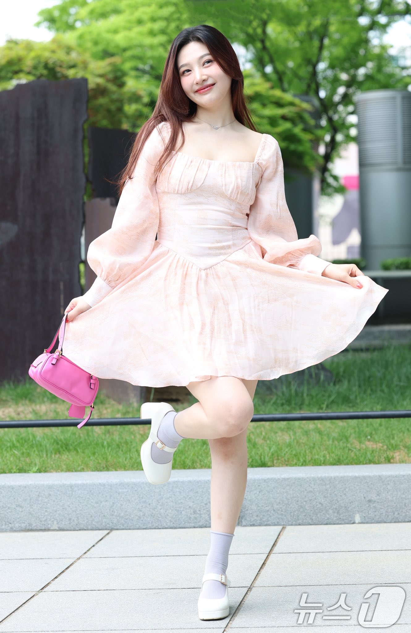 Behind-the-scenes cut of Joy (Red Velvet)