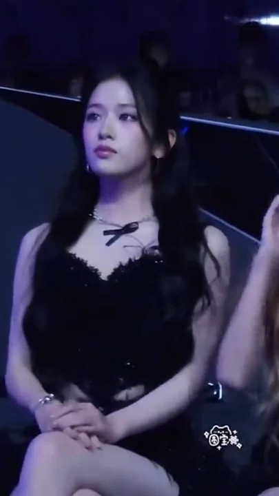 A heartfelt wallpaper shared by An Yujin (IVE)'s fans