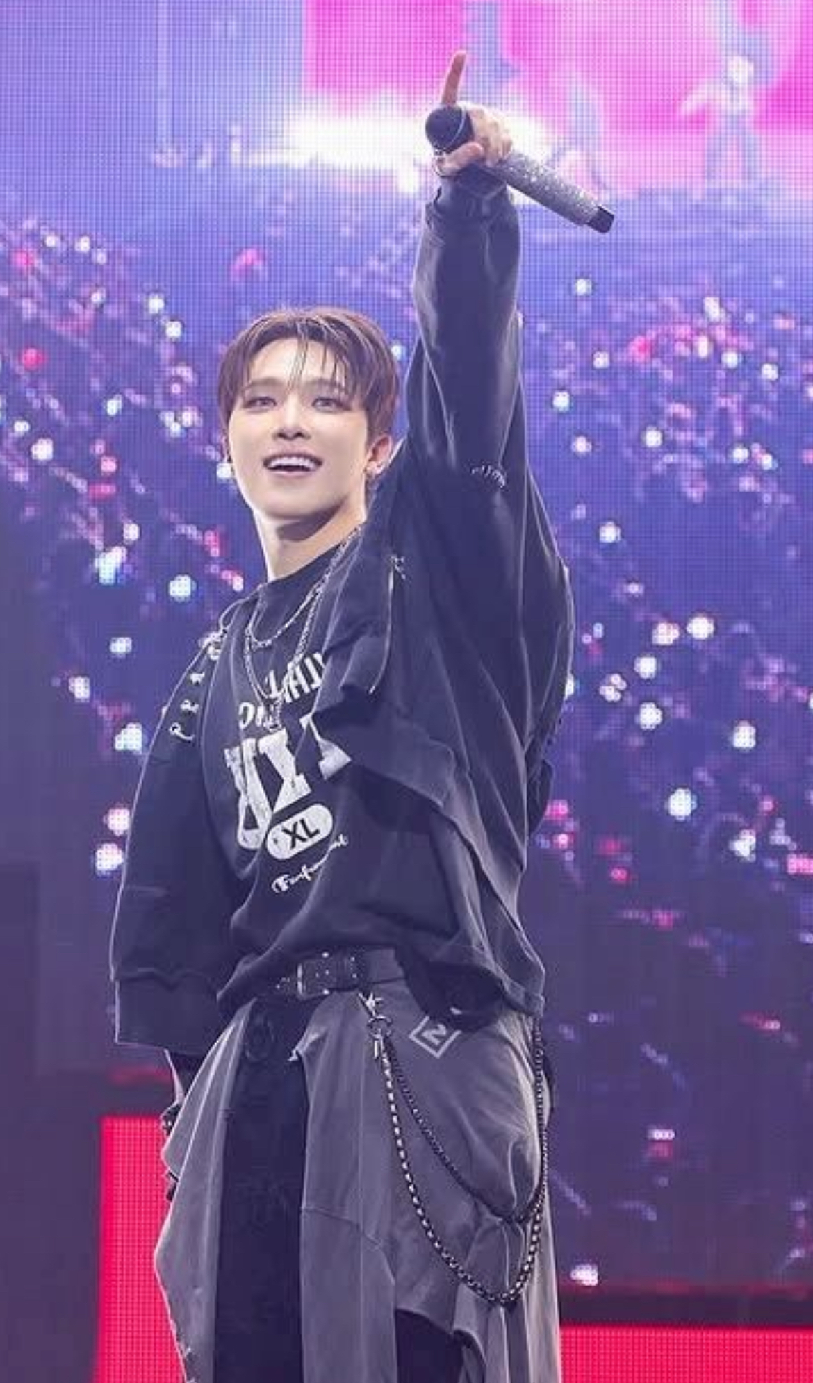 A moment captured by Dino (SEVENTEEN)'s fan