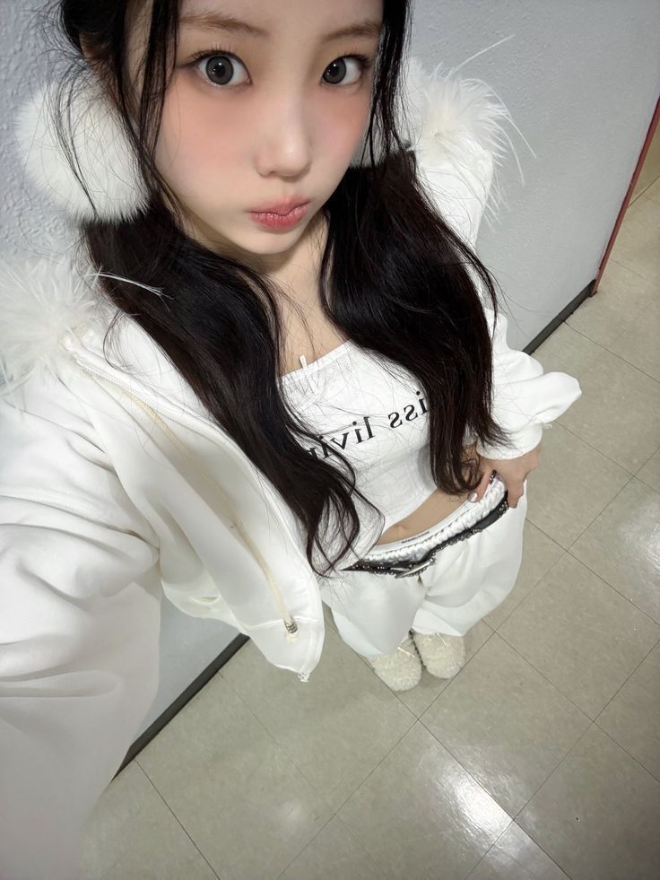 Recent activity shot of Wonhee (ILLIT)