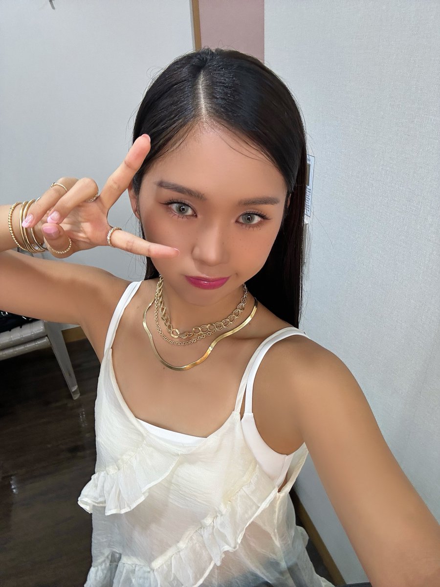 Behind-the-scenes cut of OH MY GIRL