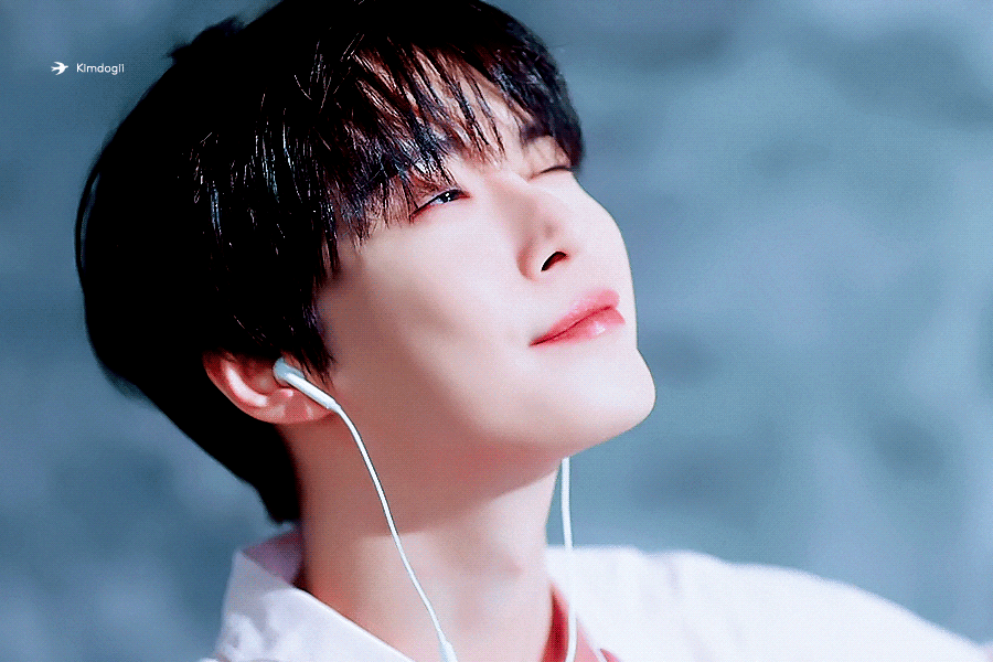 Behind-the-scenes cut of Doyoung (NCT 127)