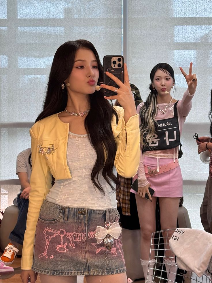 Latest photo of MOMOLAND
