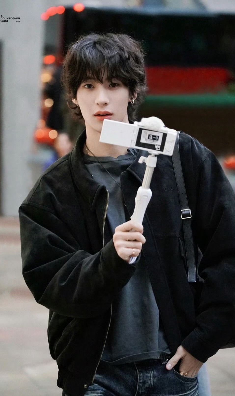 A heartfelt wallpaper shared by Anton (RIIZE)'s fans