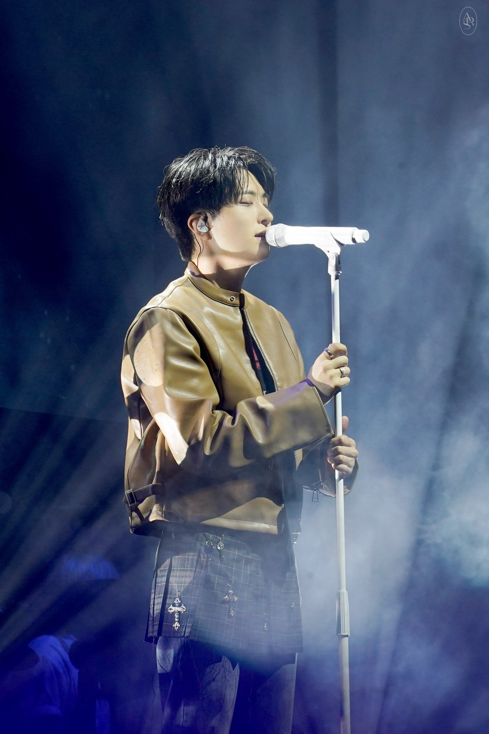 Latest photo of Youngjae (GOT7)