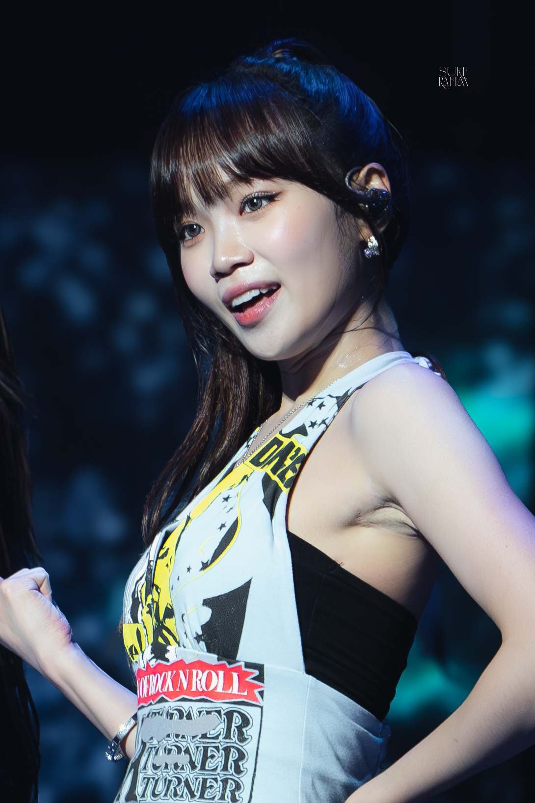 Latest photo of Kim Chaewon (LE SSERAFIM)