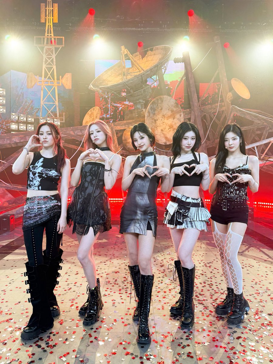 Behind-the-scenes cut of ITZY