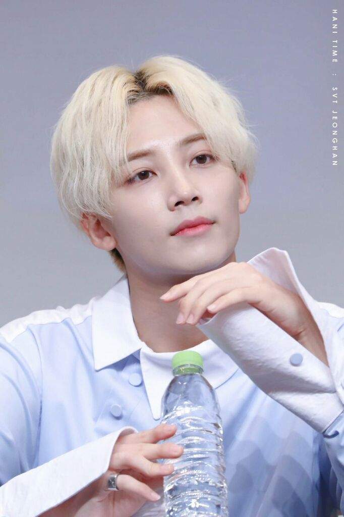 Recent activity shot of Jeonghan (SEVENTEEN)