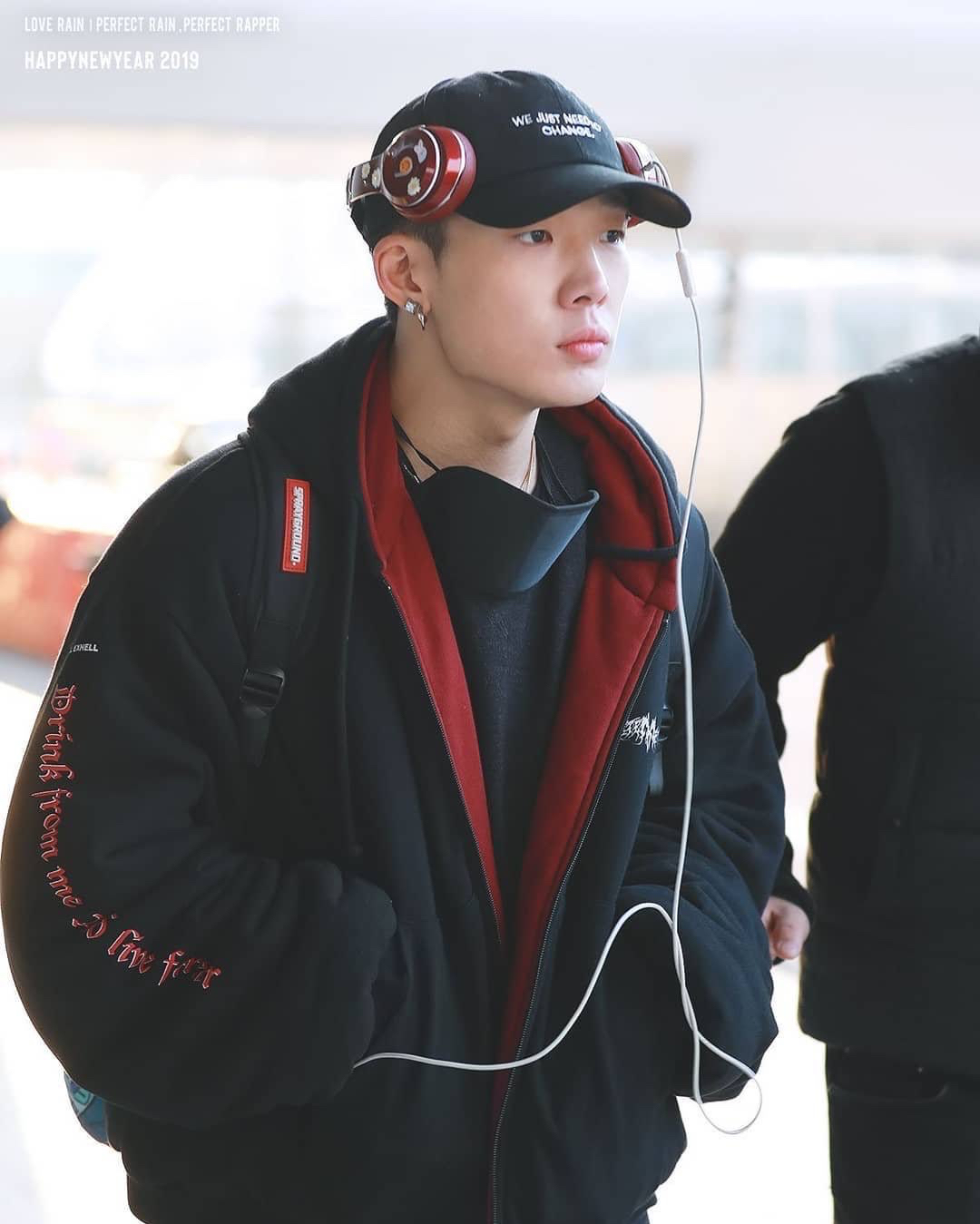 Recent activity shot of BOBBY (iKON)