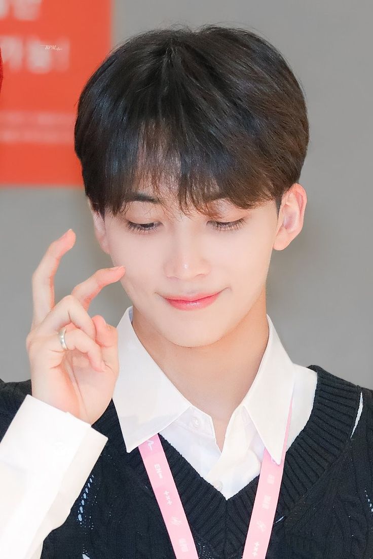 Recent activity shot of Jeonghan (SEVENTEEN)