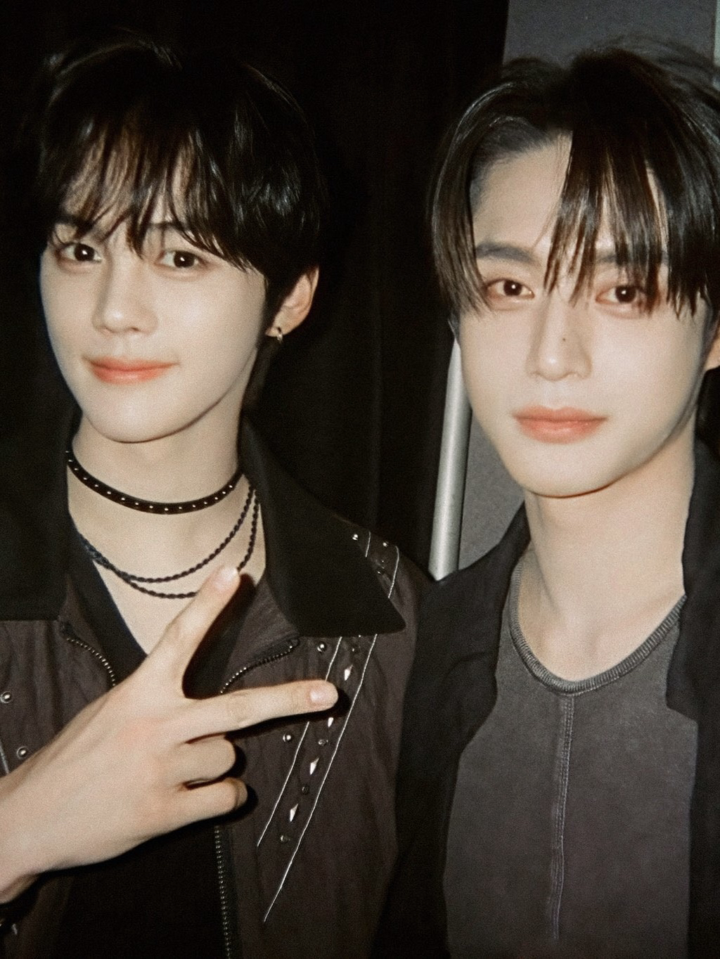 김지웅 (제로베이스원)의 비하인드 컷