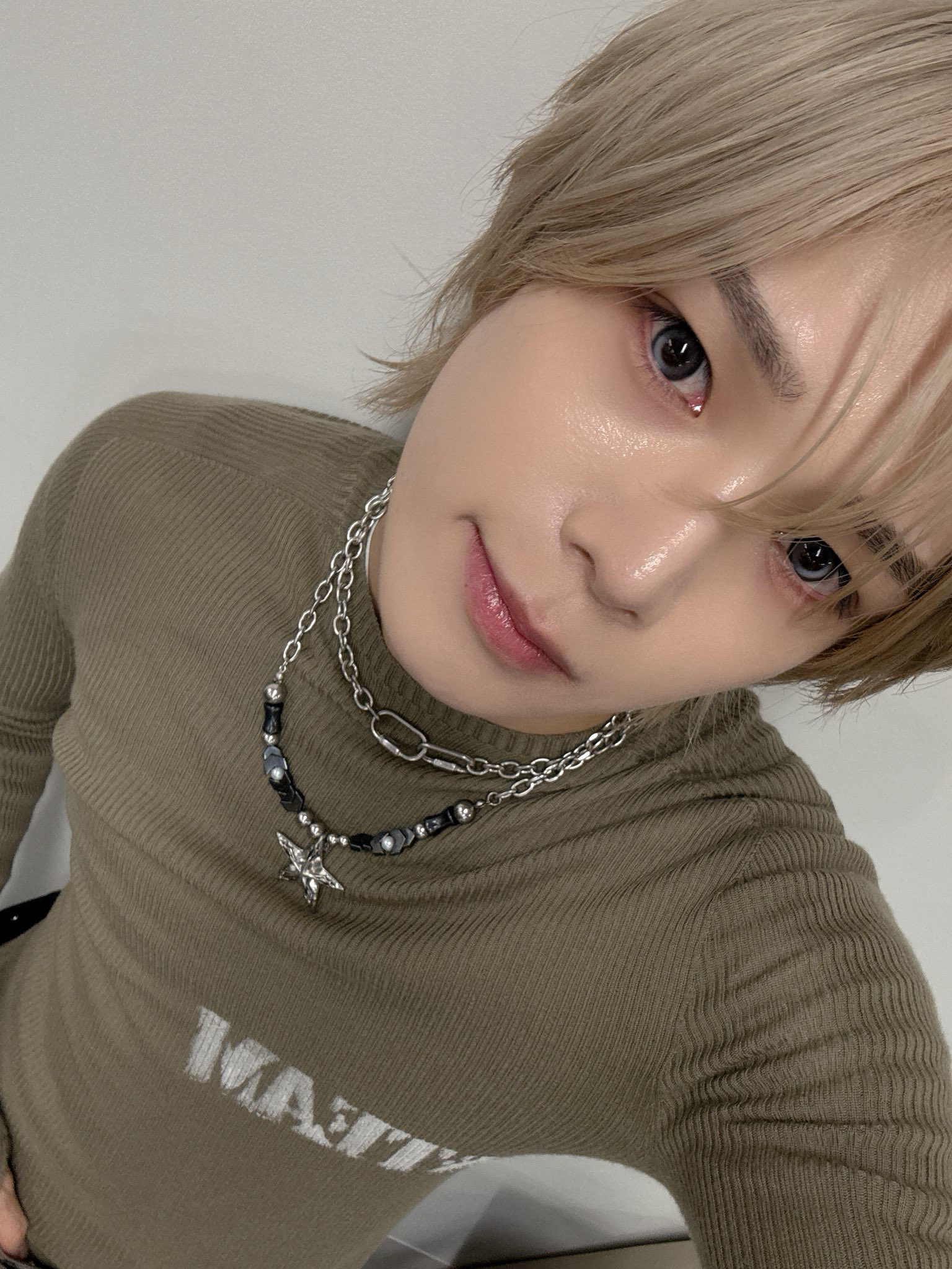 Behind-the-scenes cut of K (&TEAM)