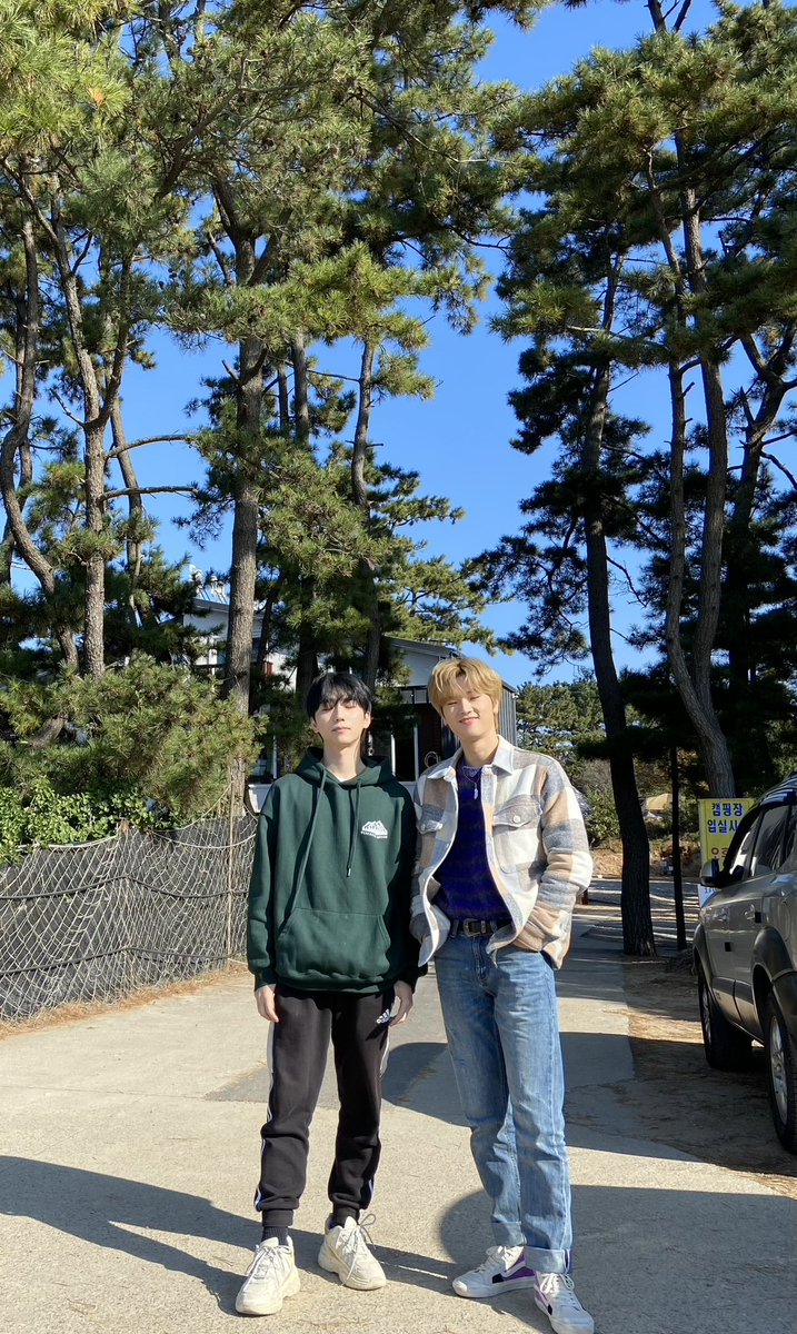 A moment captured by Xdinary Heroes's fan