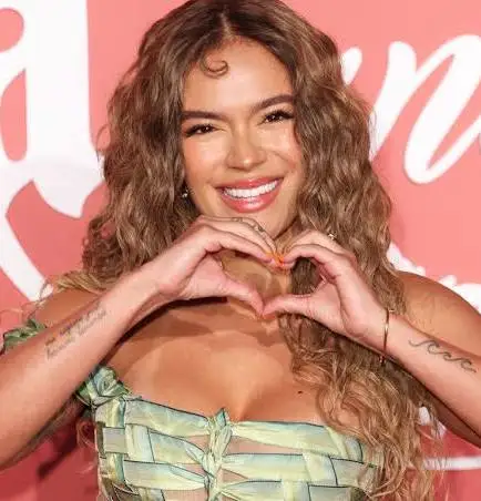 Behind-the-scenes cut of Karol G