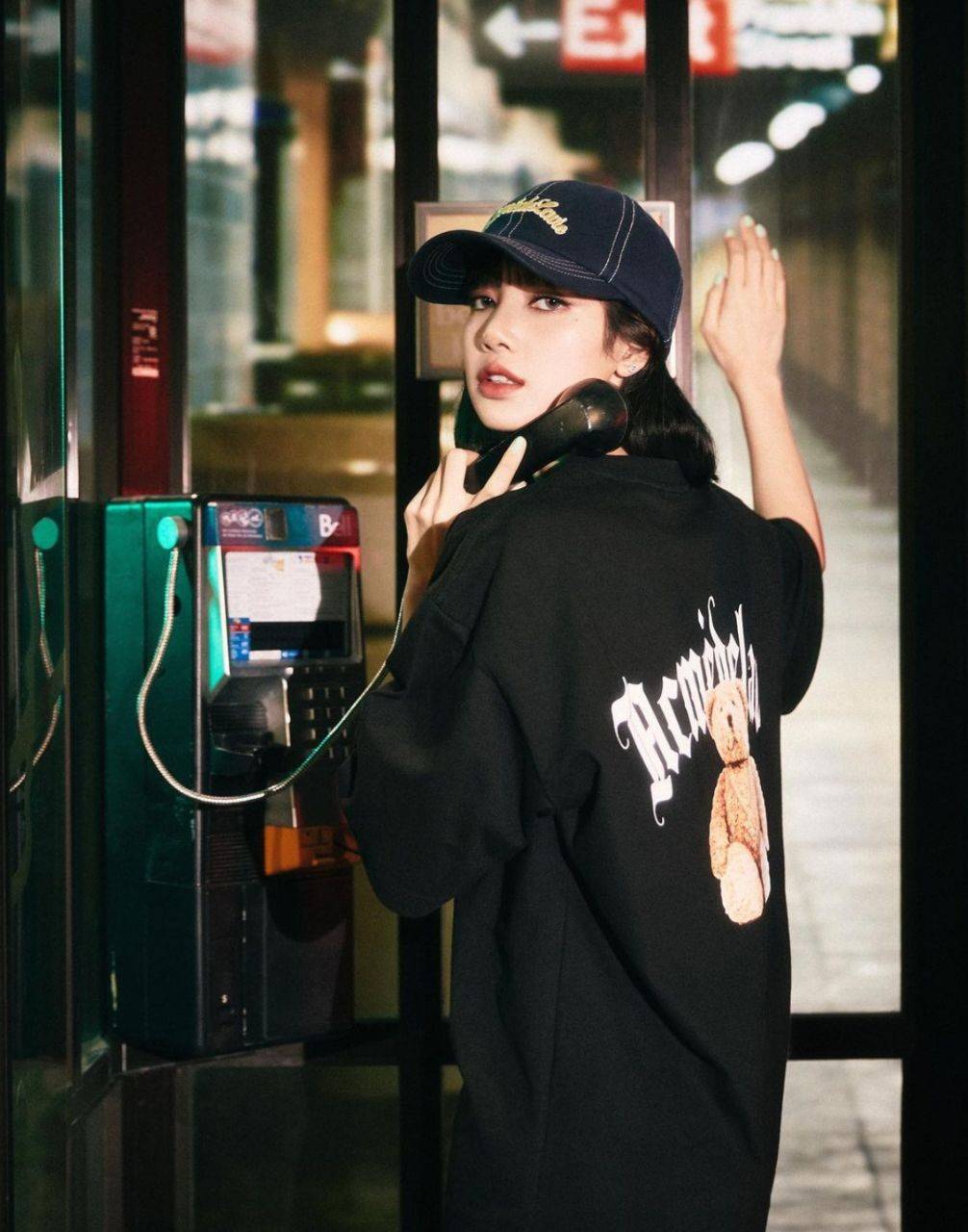 Behind-the-scenes cut of Lisa (BLACKPINK)