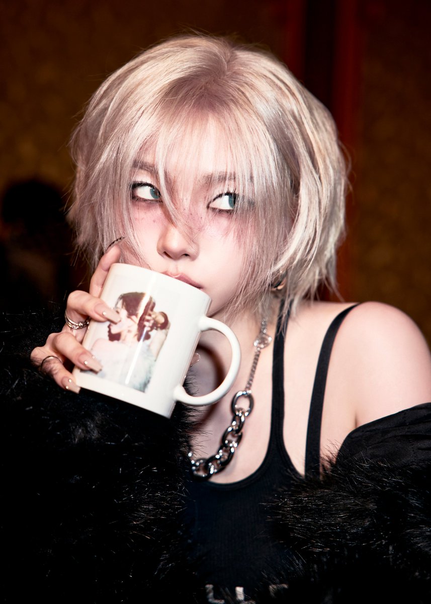 Behind-the-scenes cut of Karina (aespa)
