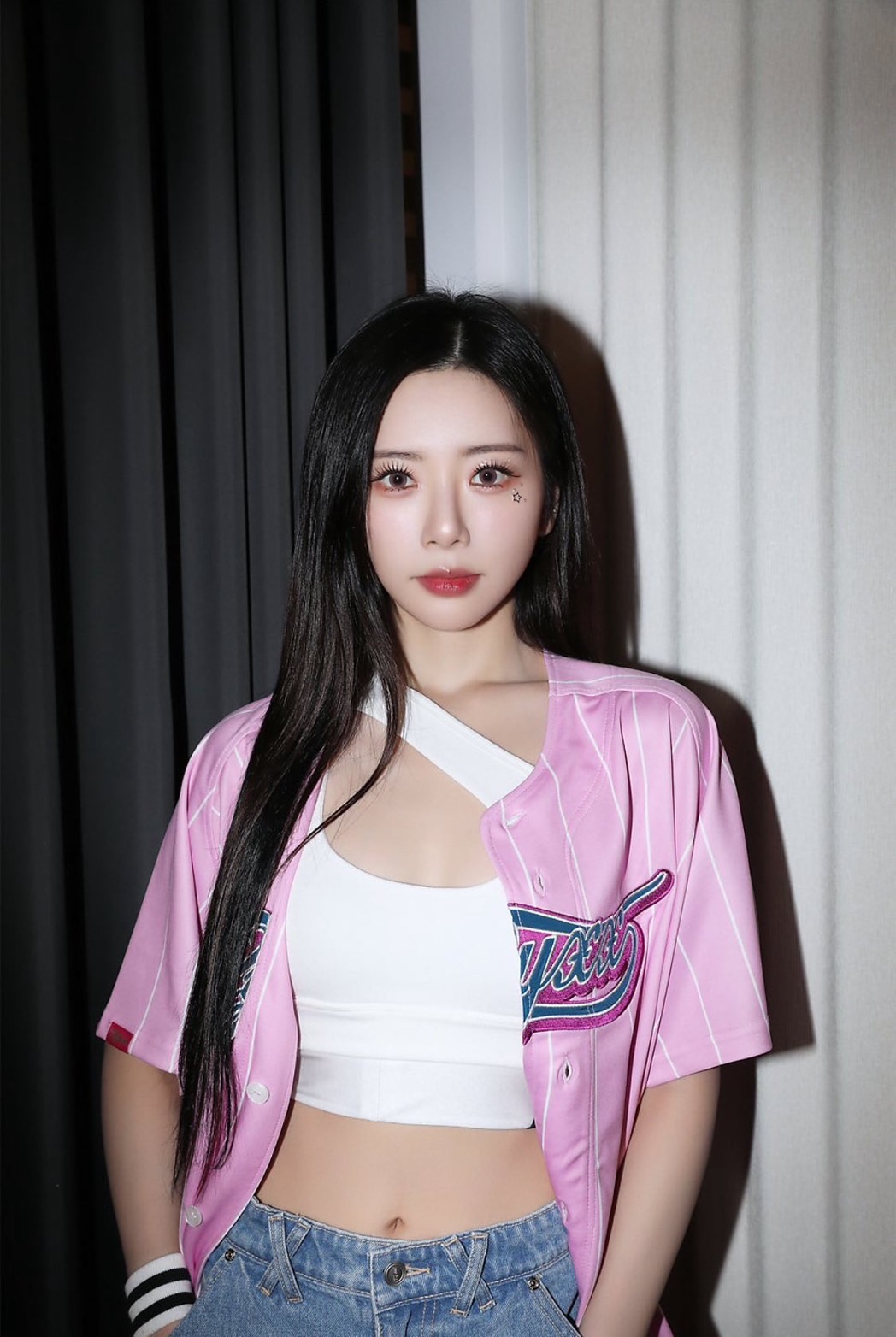 Behind-the-scenes cut of JI U (DREAMCATCHER)