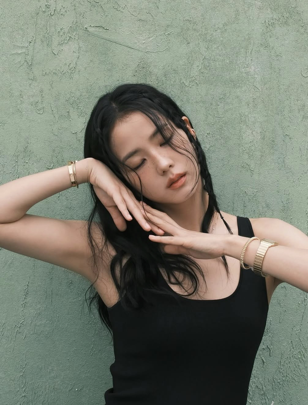 Behind-the-scenes cut of Jisoo (BLACKPINK)