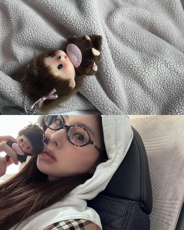 A moment captured by Kang Hyewon's fan