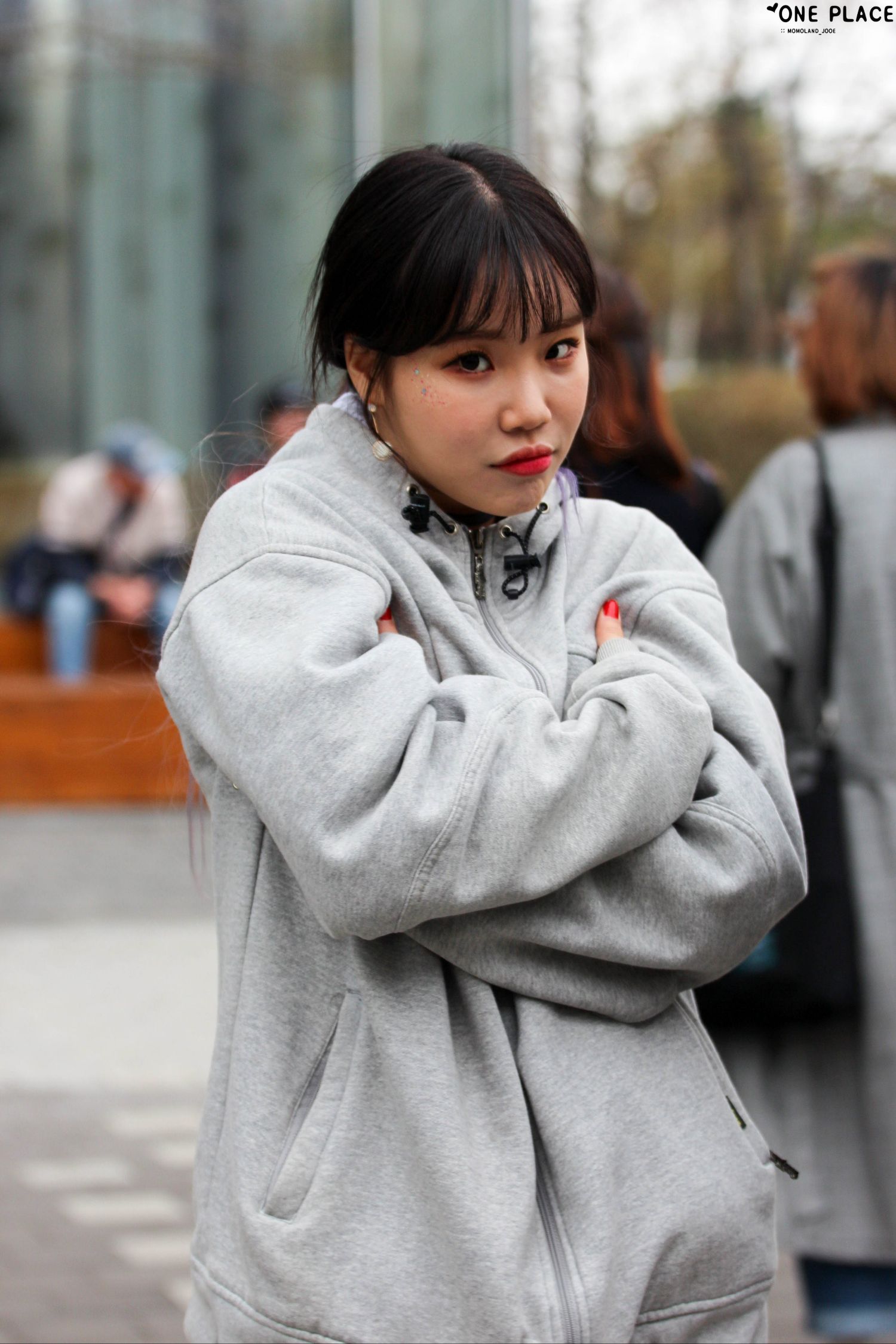 A moment captured by MOMOLAND's fan