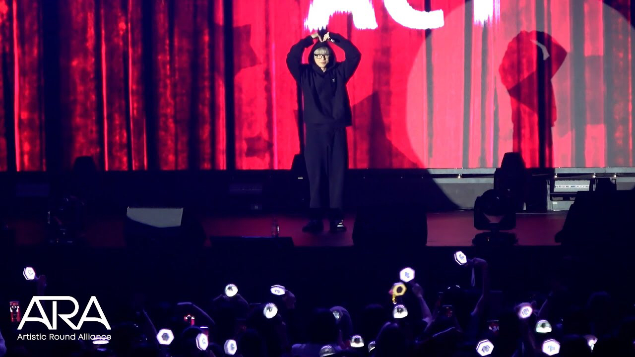 A moment captured by Kang Daniel's fan