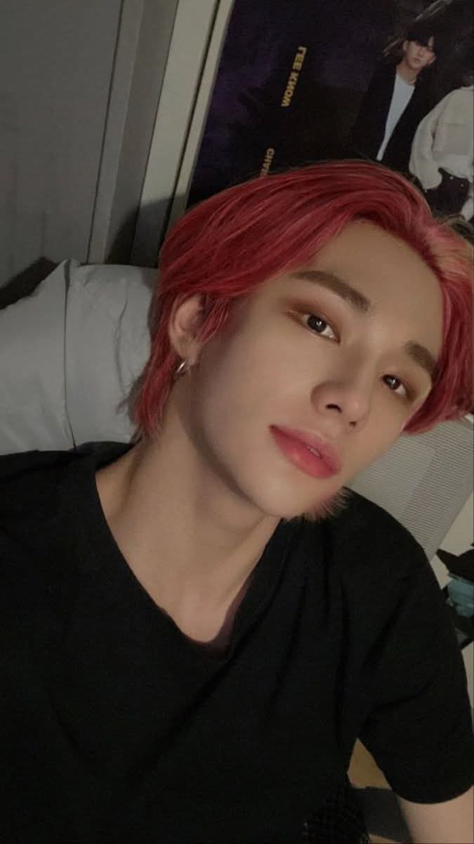 Fandom-recommended wallpaper image of Hyunjin (Stray Kids)