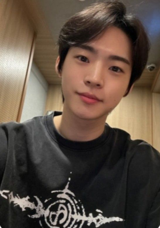 Behind-the-scenes cut of Hyojin (ONF)