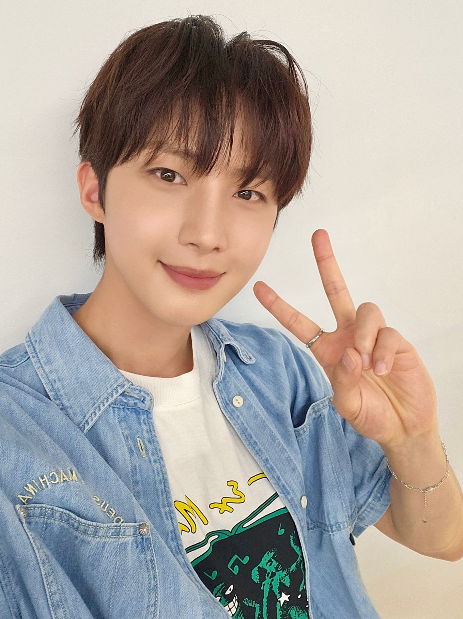 Latest photo of Hui (PENTAGON)