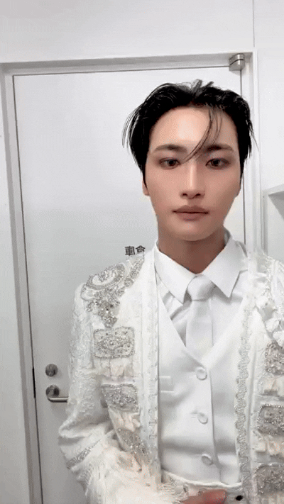 에이티즈의 비하인드 컷