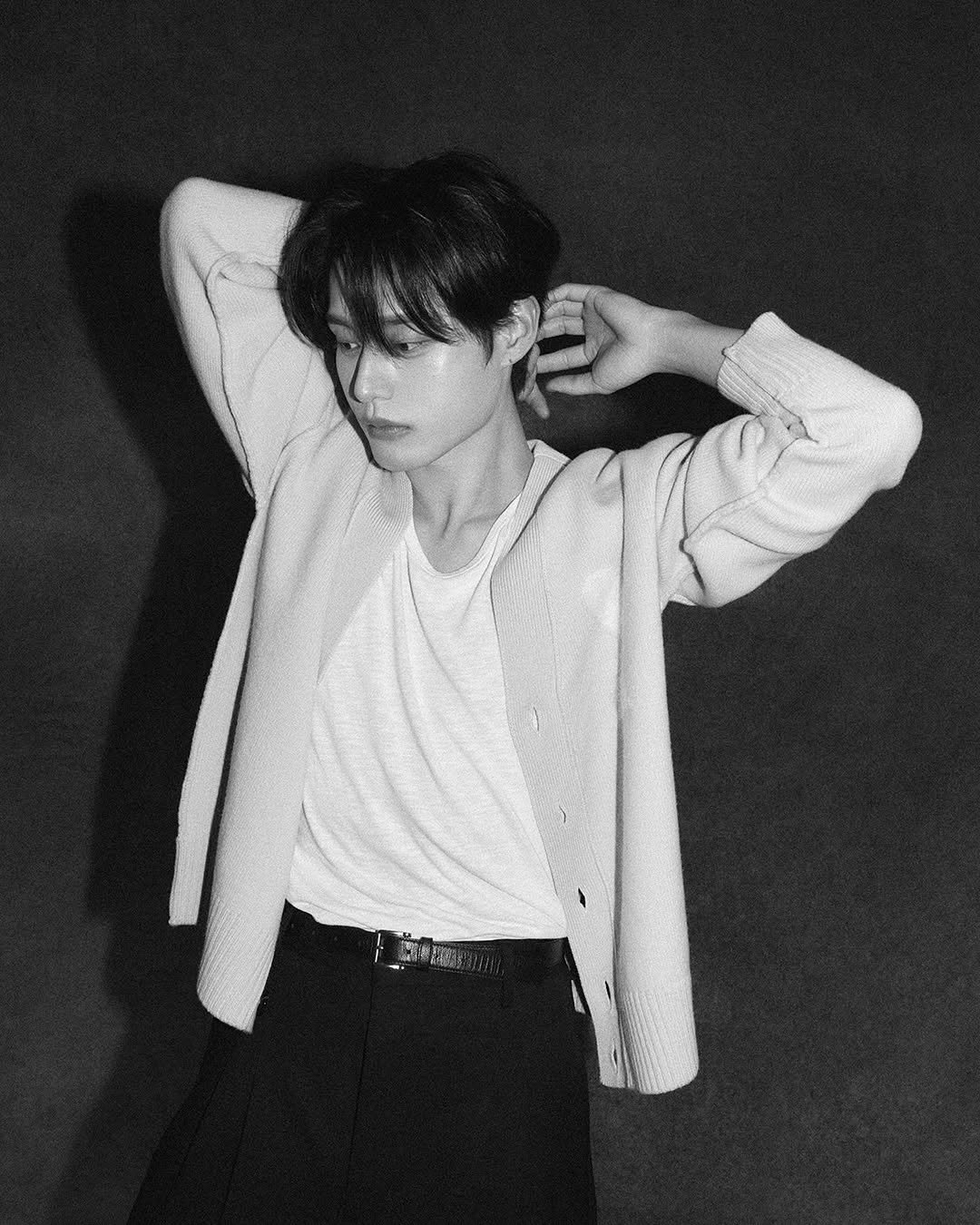 Behind-the-scenes cut of Kim Jiwoong (ZEROBASEONE)