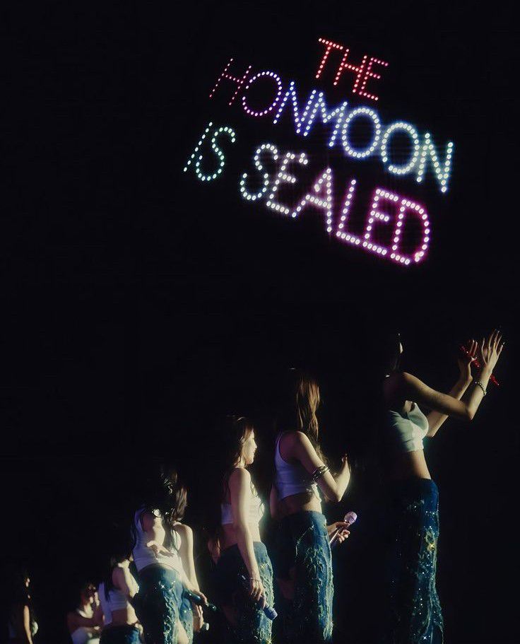 Behind-the-scenes cut of TWICE