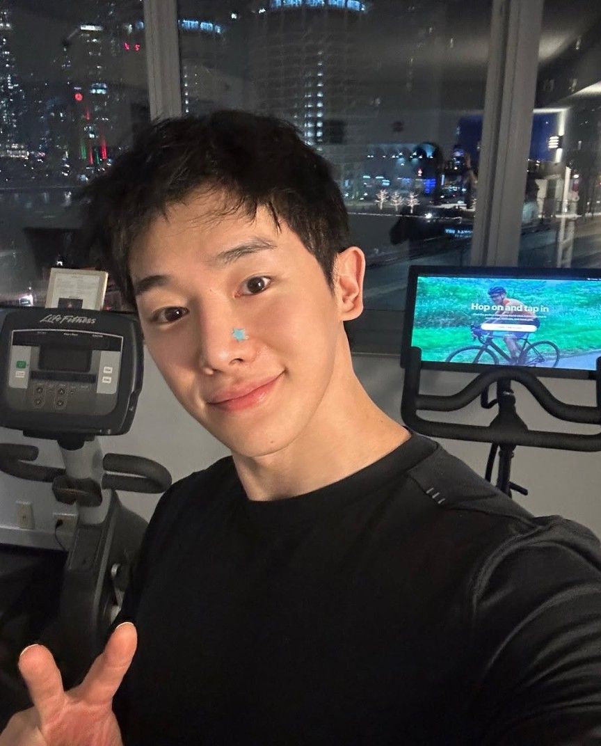 A moment captured by Wonho's fan