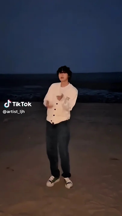 Behind-the-scenes cut of Lee Jinhyuk
