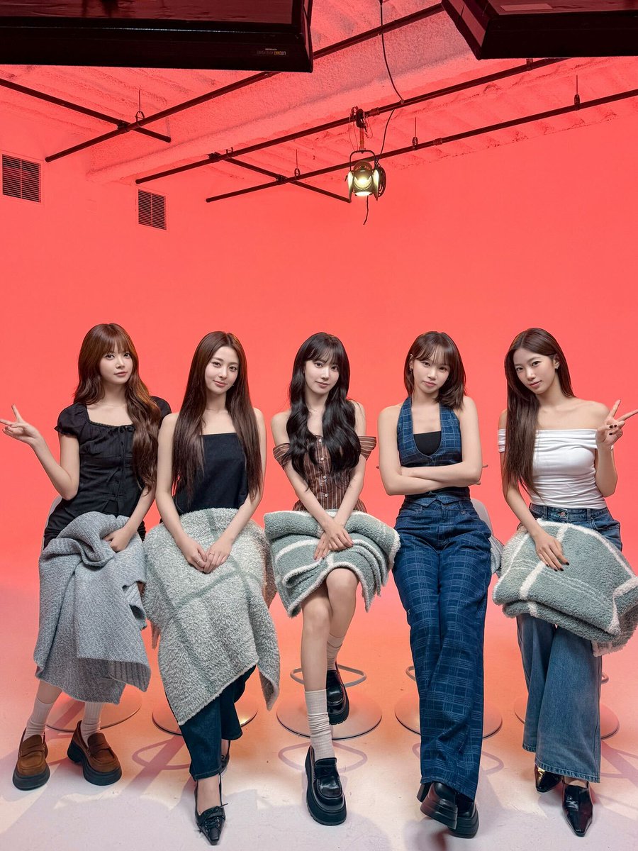 Behind-the-scenes cut of LE SSERAFIM