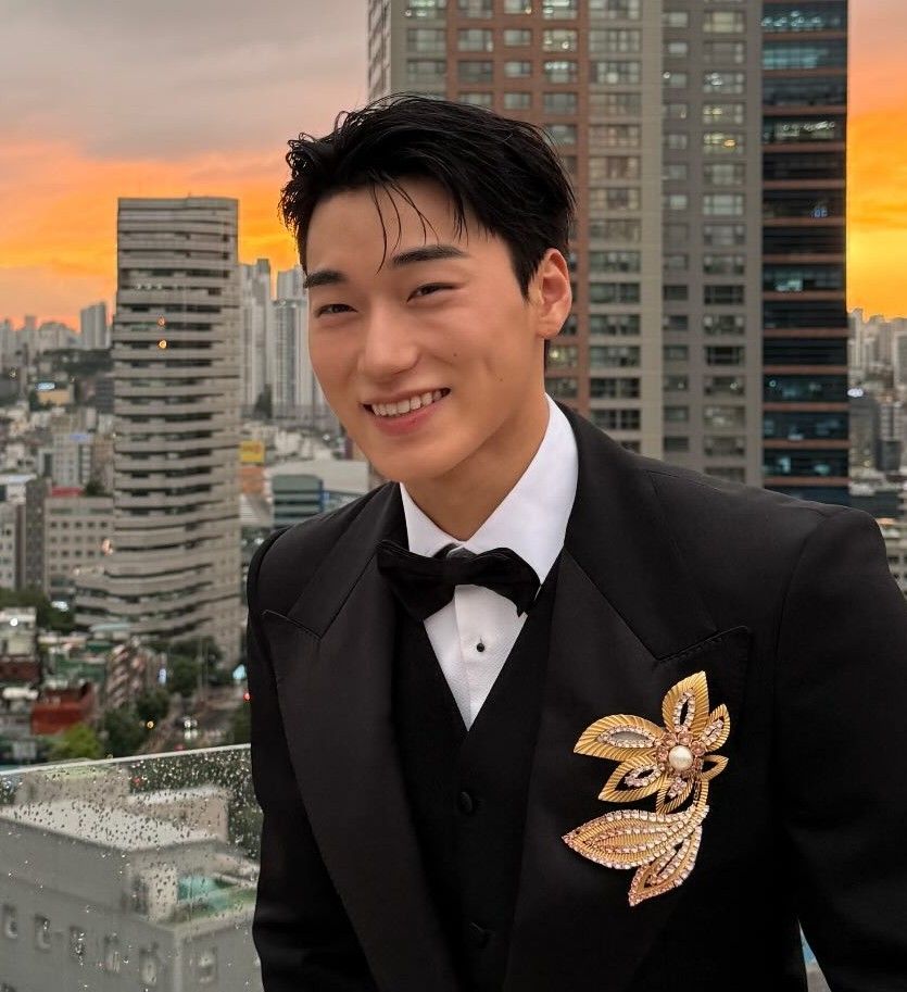 Foto terbaru San (ATEEZ)