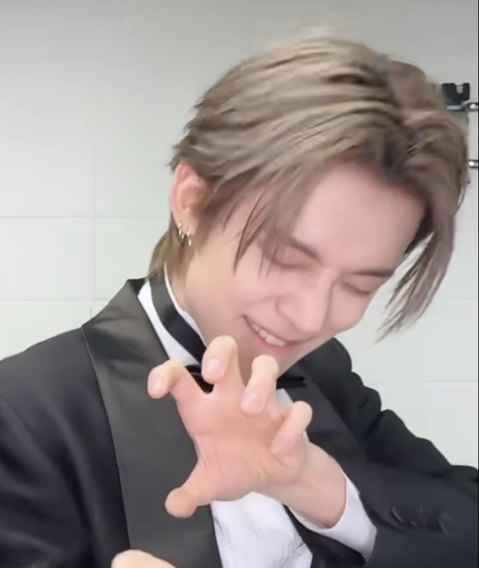 Recent activity shot of Yeonjun (TOMORROW X TOGETHER)