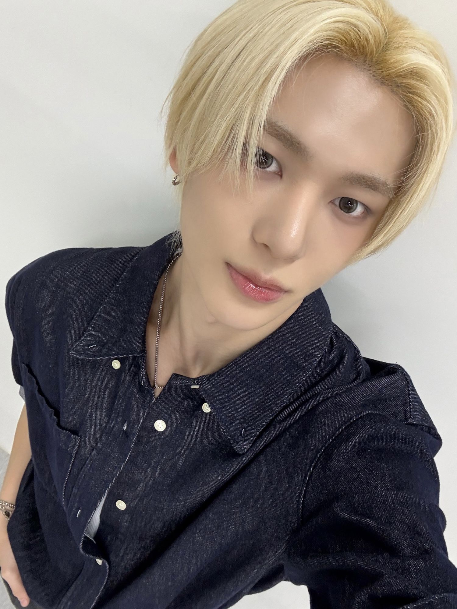 A moment captured by Siyun (NOWZ)'s fan