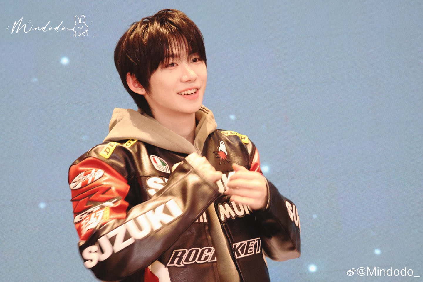 A moment captured by Park Han (AHOF)'s fan