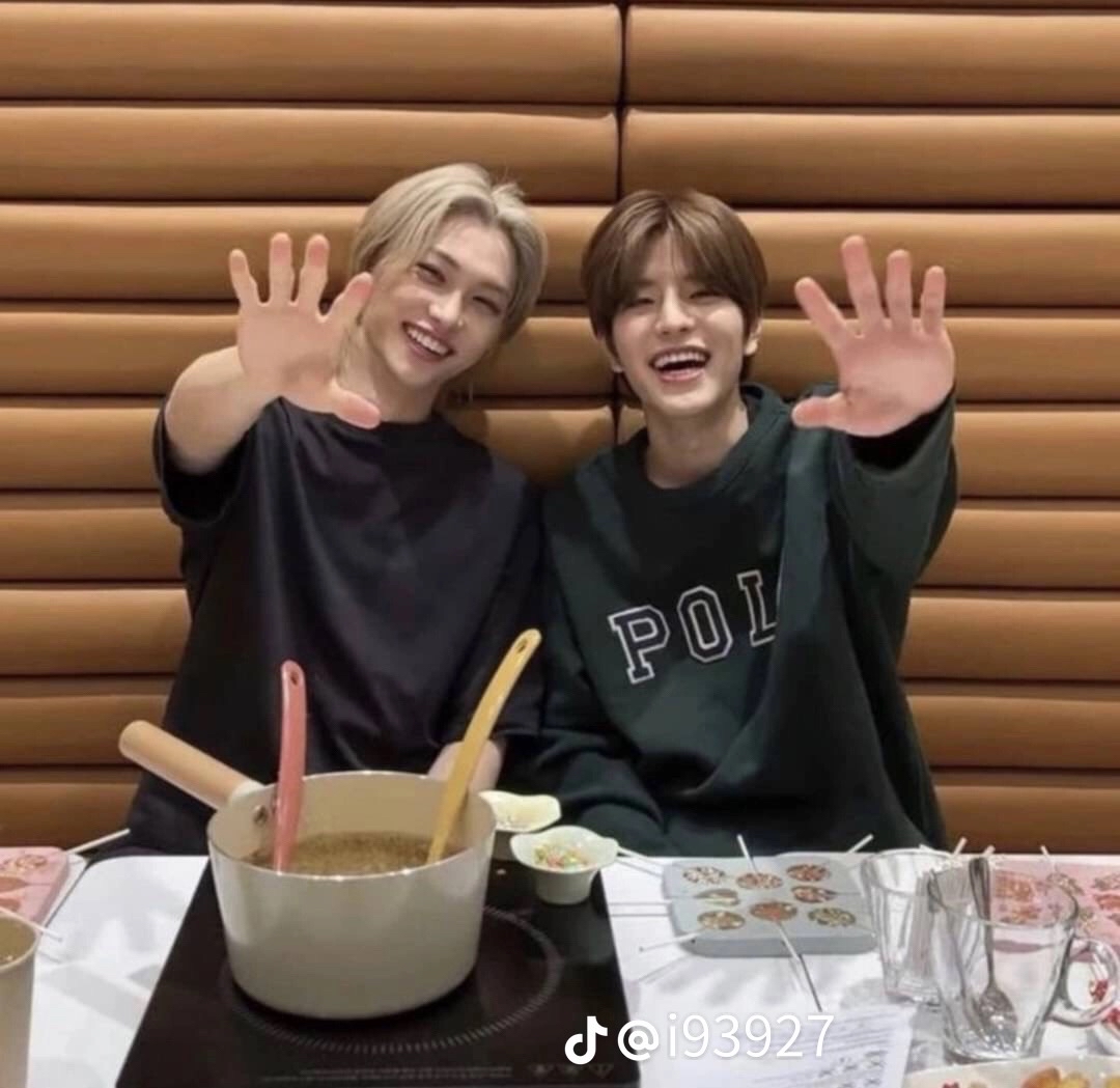 Behind-the-scenes cut of Felix (Stray Kids)