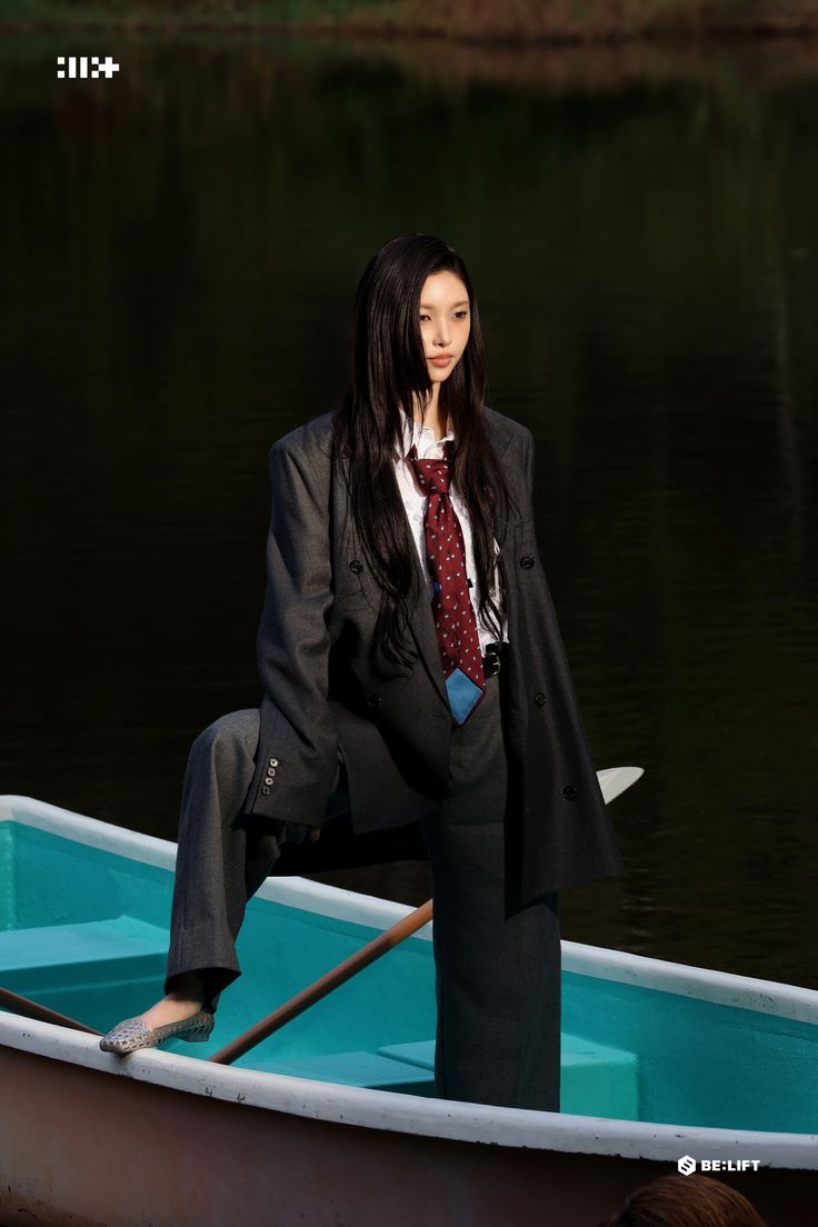 Latest photo of ILLIT