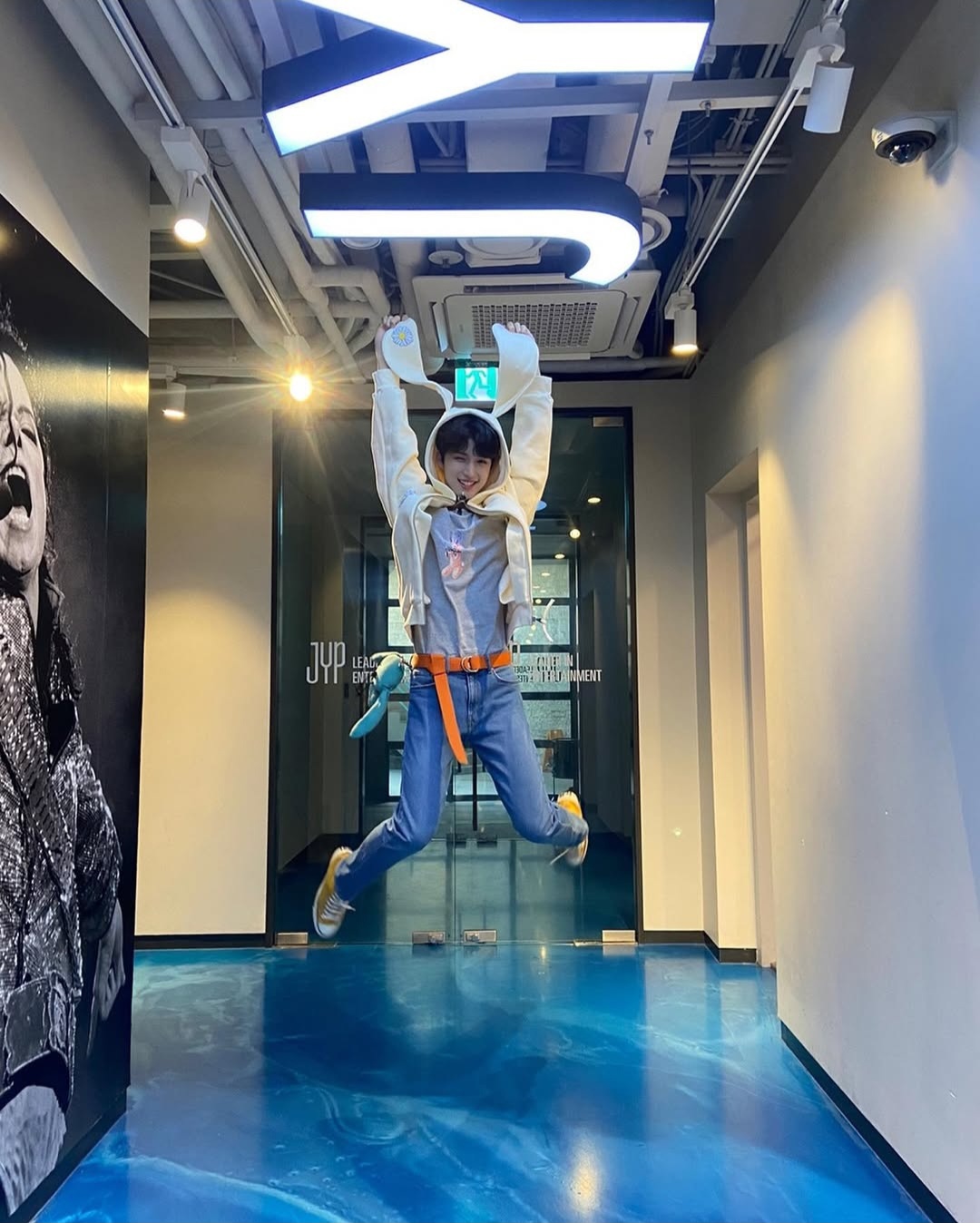 Latest photo of Jun Han (Xdinary Heroes)