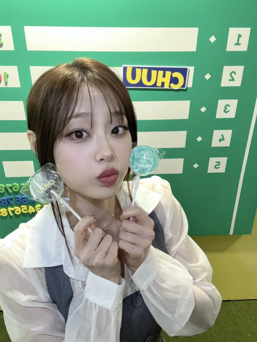 Recent activity shot of Chuu