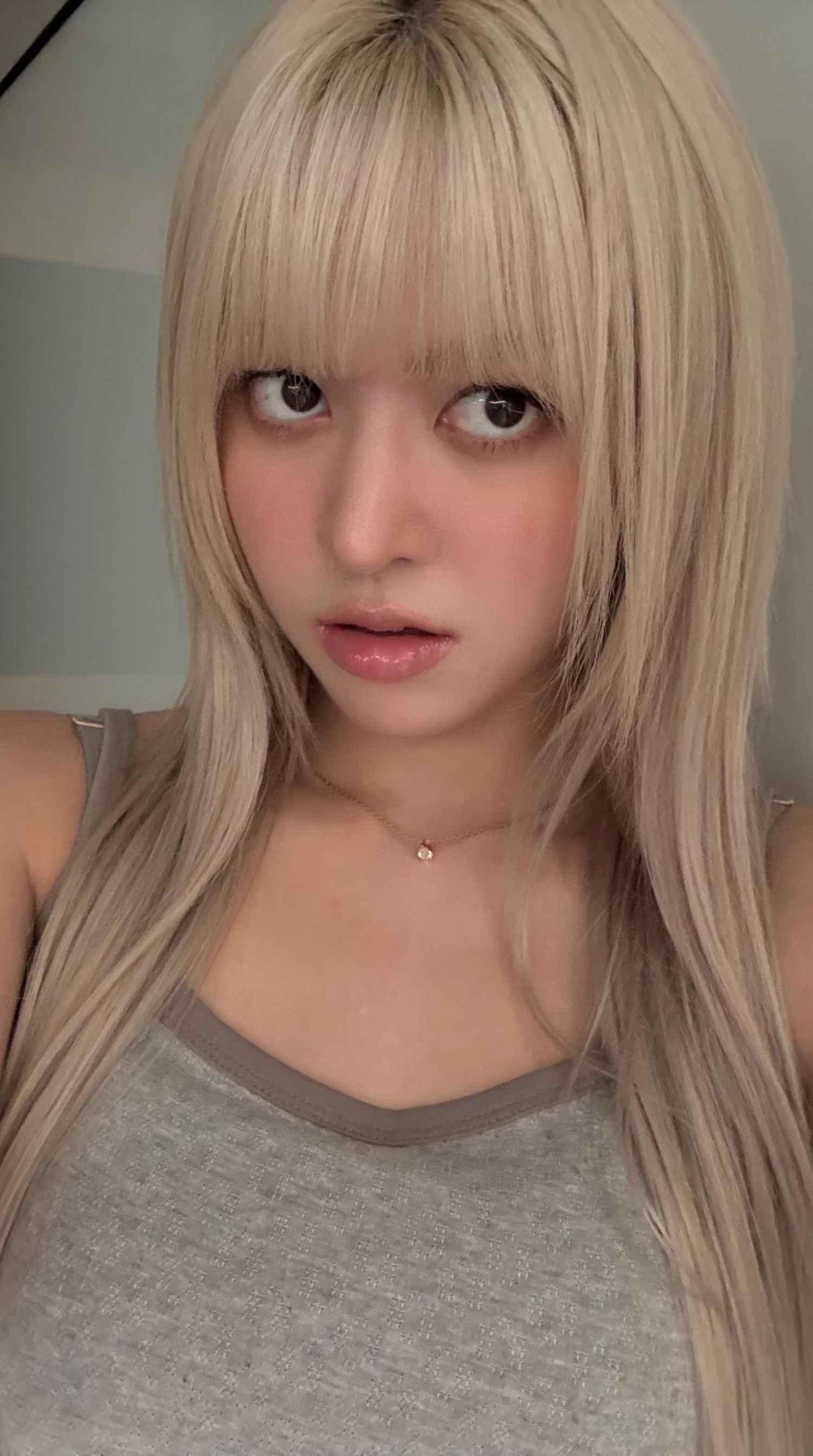 Latest photo of LILY (NMIXX)