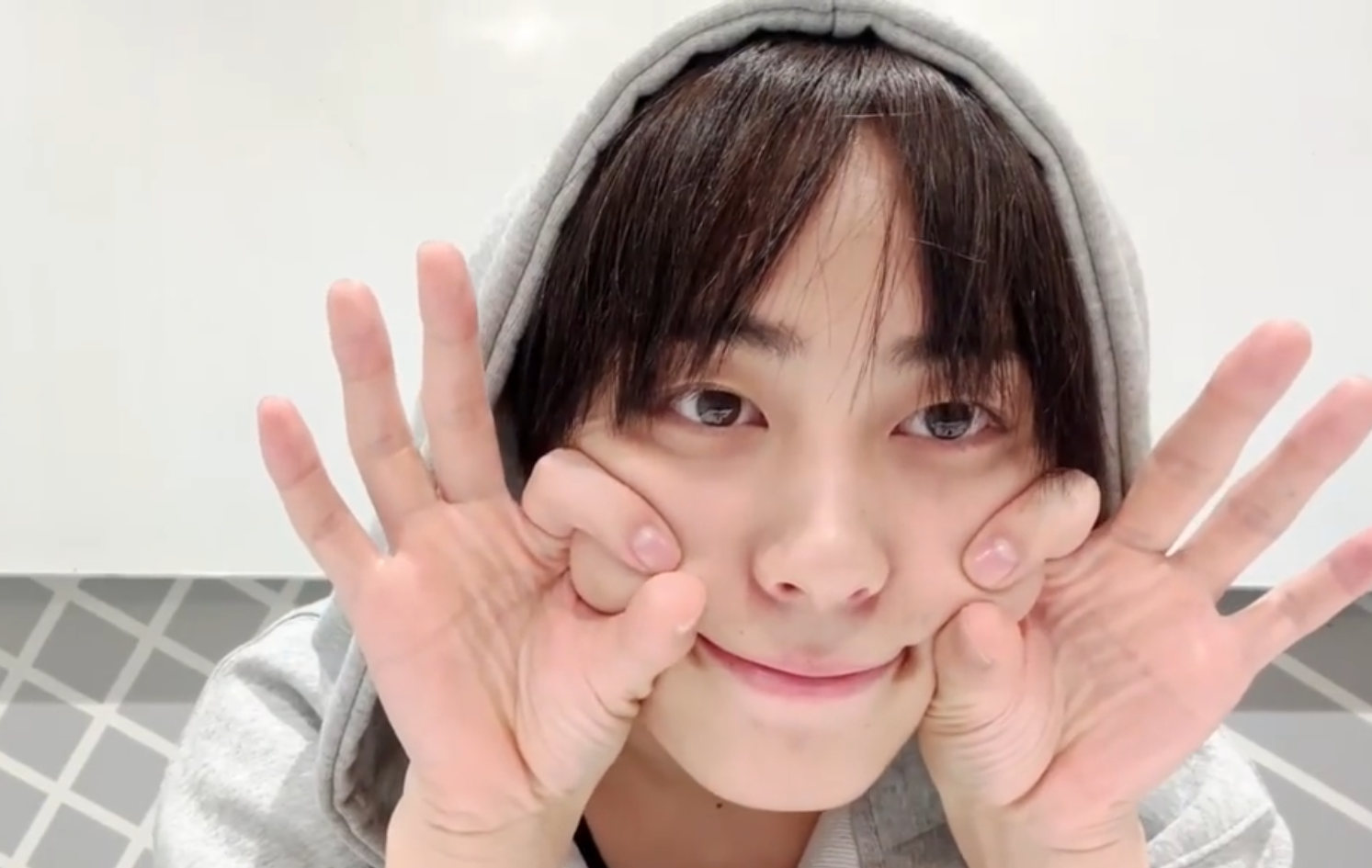 Behind-the-scenes cut of Taki (&TEAM)