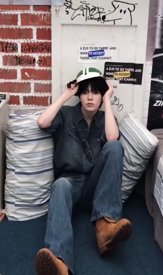 Behind-the-scenes cut of Lee Junhyuk (POLARIX)