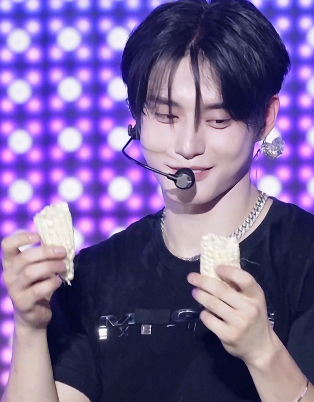 Behind-the-scenes cut of Kim Jiwoong (ZEROBASEONE)