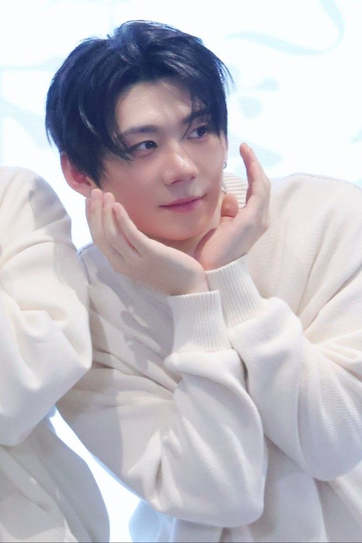 Latest photo of Park Han (AHOF)